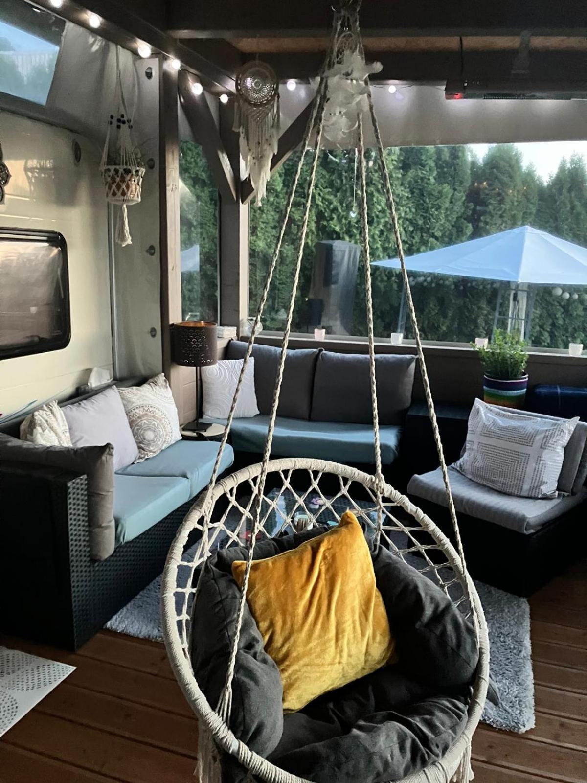 Glamping Karavan U Konopiste Chrastany  Luaran gambar